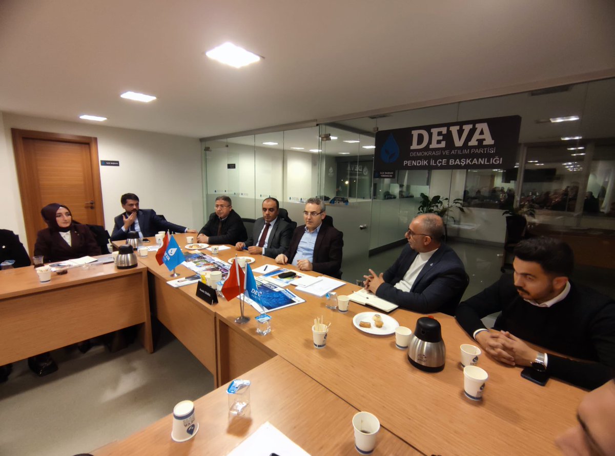 Mustafa1yilmaz's tweet photo. Pendik İlçe Teşkilatı olarak İstanbul İl Teşkilat işleri Başkanımız Sn. @avmdemiral ‘ın katılımlarıyla Yönetim toplantımızı gerçekleştirdik. 

@alibabacan 
@erginsadullah 
@avidrissahin 
@emin_ekmen 
@drerhanerol 
@Selcuk_Baydar18 
@ersindemir00 https://t.co/82QRK4Q1cx