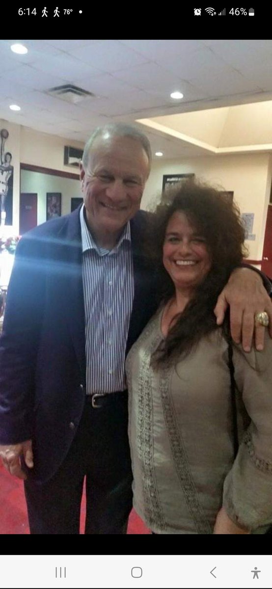 deeann2011's tweet photo. Our first picture together Coach at Sooner Legends! @Barry_Switzer @OUDougieFresh What a great weekend! #Springgame2015 #BoomerSooner https://t.co/LKPs4Y72fJ