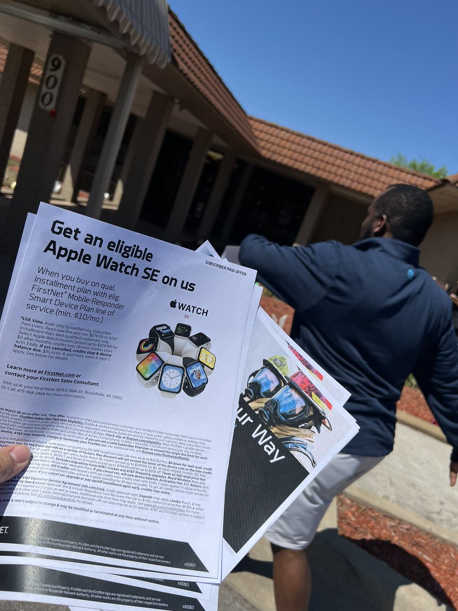 ElvisTapiaAR's tweet image. Always a good time getting outside the 4 walls!🌞 Spreading that  #FirstNet love w/Kevin Foster!🚨 Love educating our communities on what we offer! 🤠 @TeamRussvegas  @AlyssaMoore_12 @Farzad_Farokhi @matt12johnson #KAMO6 #winMOORE