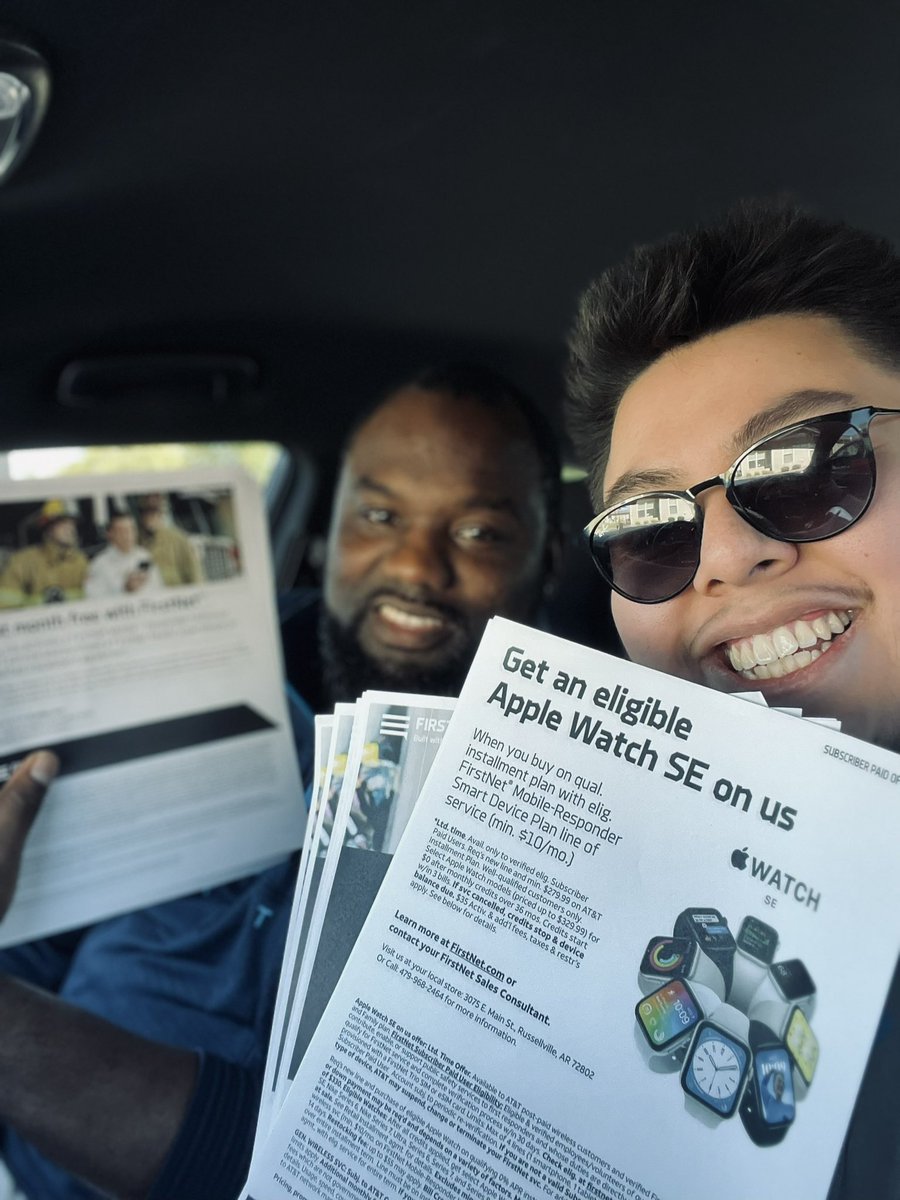 ElvisTapiaAR's tweet image. Always a good time getting outside the 4 walls!🌞 Spreading that  #FirstNet love w/Kevin Foster!🚨 Love educating our communities on what we offer! 🤠 @TeamRussvegas  @AlyssaMoore_12 @Farzad_Farokhi @matt12johnson #KAMO6 #winMOORE