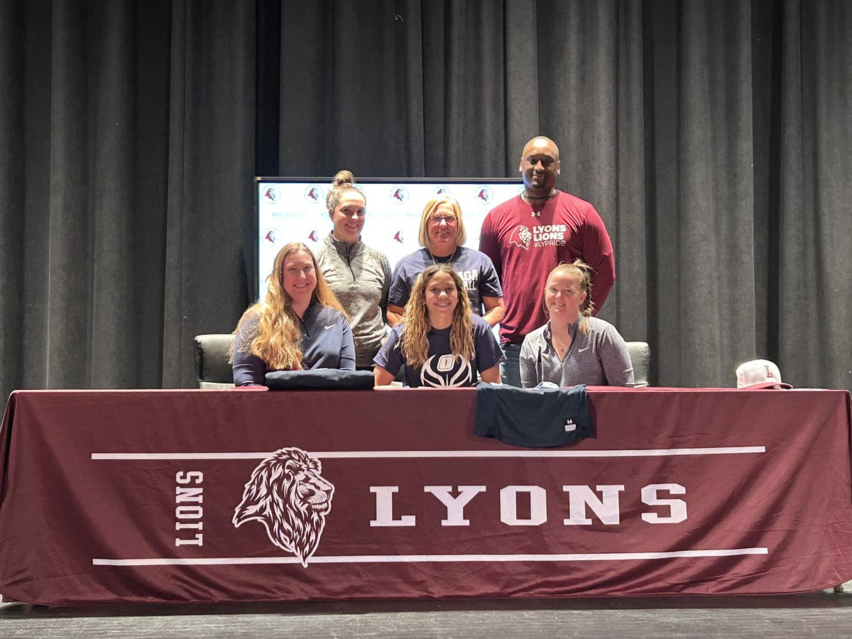 Congratulations to this talented young lady, Kara Stephens on Signing her NLI to play both 🏀🏐at Onondaga Community College..#ProudCoach
#LyonsGirlsBasketball