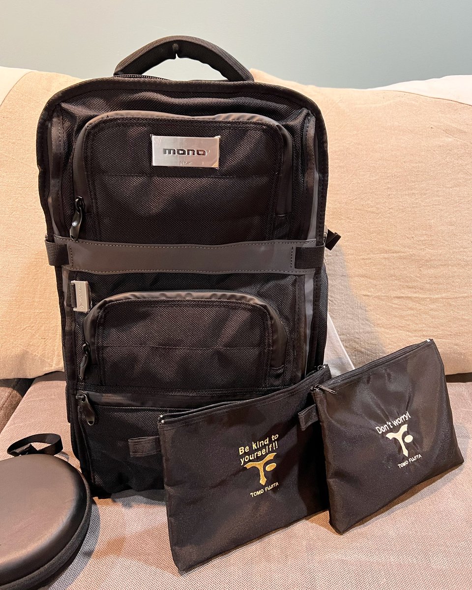 TomoJustFunky's tweet photo. Just in time! This bag just arrived about one hour ago! Thank you @monocreators So awesome 😎 

I am flying to NAMM tomorrow morning. Anyone is going? 

#mono #monobags #namm #nammshow #tomofujita #namm2023 #monocreators #goplay @MONOcreators https://t.co/PjJ86B1gzE