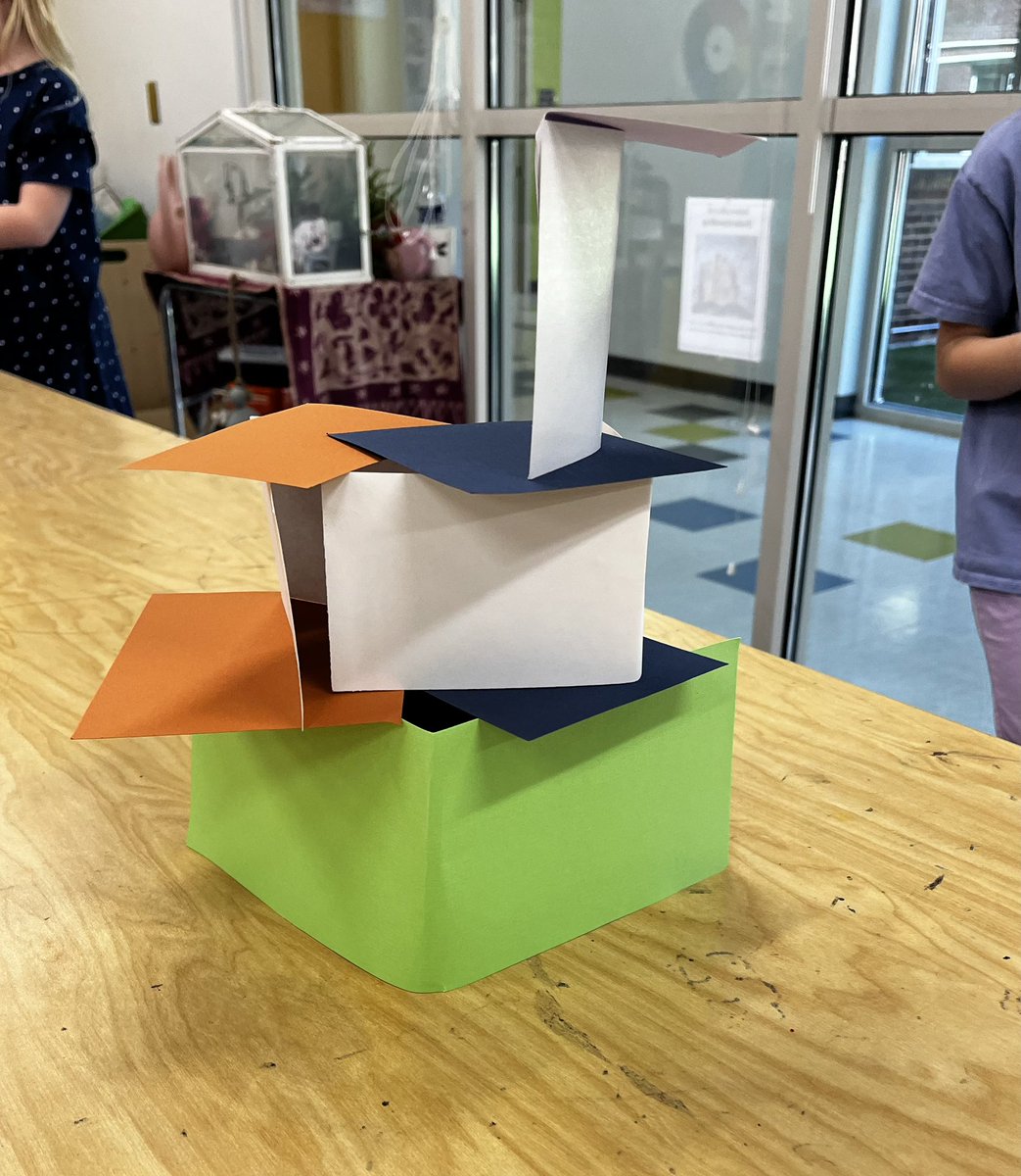 ArtyWISP's tweet photo. #paperonly sculptures in 2nd grade @wileyelementary https://t.co/FeOJHEcQrW