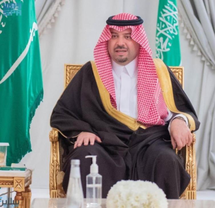 atteyh's tweet photo. سمو الأمير فيصل بن خالد بن سلطان حفظه الله ورعاه يواسي مواطن في حي الفيصلية بمدينة #عرعر فقد أحد أبنائه في حريق بتأمين ثلاث شقق سكنية ومبلغا ماليا  
#شكراً سمو الأمير @fksalsaud 
وجعلها الله في ميزان حسناتك . https://t.co/GsGL9wKqSo