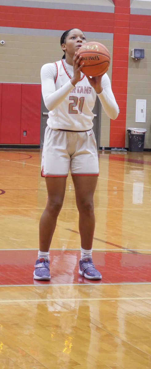 AniyahLewis21's tweet photo. I would like to officially announce my commitment to Temple College! I would like to Thank My Family, God, Coach Murray, and my Spartan family❤️ Thank you Coach Taylor for this opportunity as I am excited to become a future Leopard🖤🏀! @Coach13Murray @CyLakesGBB1 @templejcwbb https://t.co/1tP6AqSdCl
