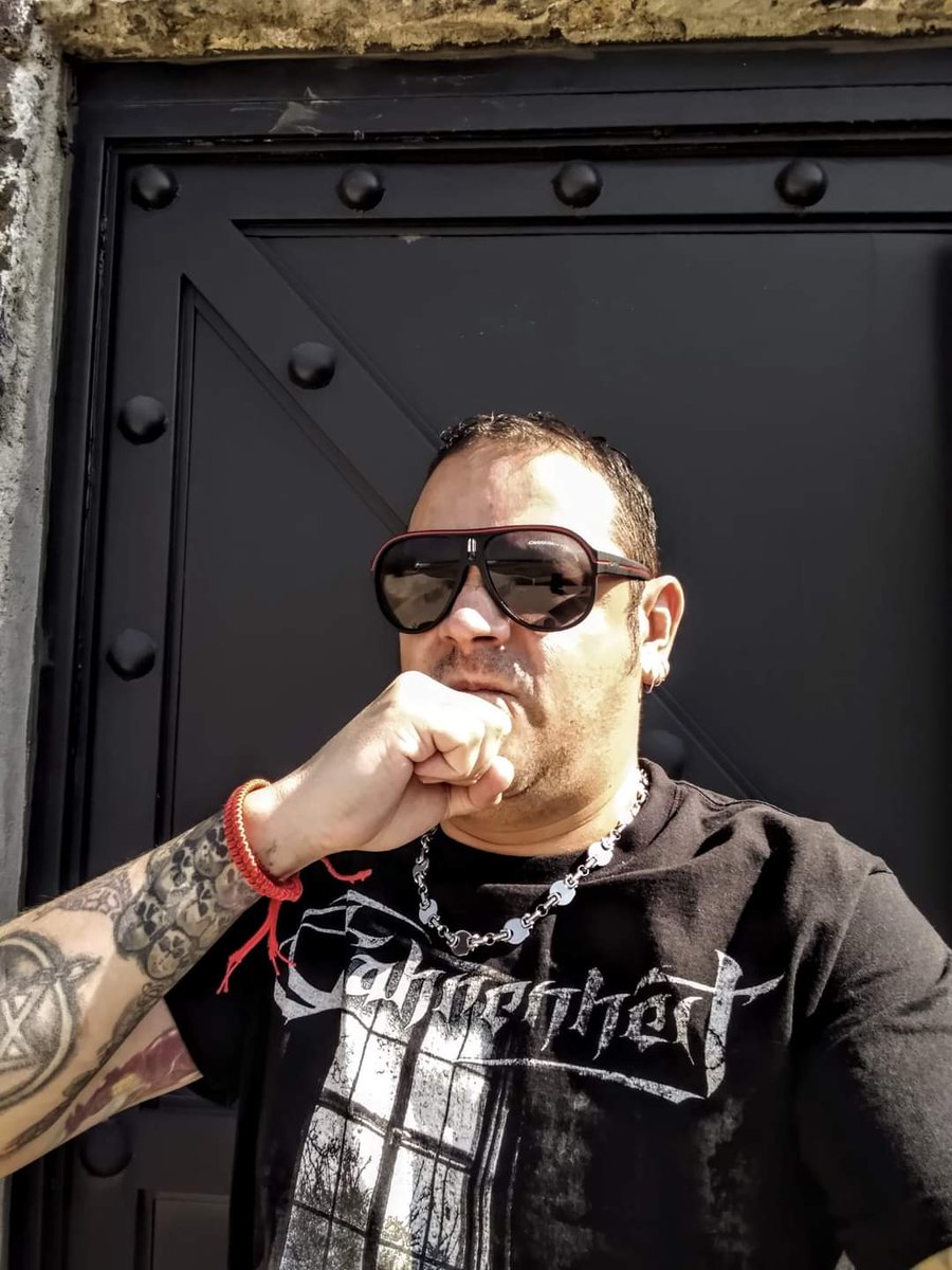 MandoKalani's tweet photo. ¿  Qué playera traen puesta HOY ?

#RetoPlayera @FahrenheitPara #MetalMexicano #TalentoNacional
@PREMIOSKALANI
🤘👕🤘 yeos !!!

#ApoyaLaEscenaLocal #BandasMexicanas #PLayera #PremiosKalani #BandaLocal #TalentoNacional

📸 #YoMismo https://t.co/2CDGPP2uGe