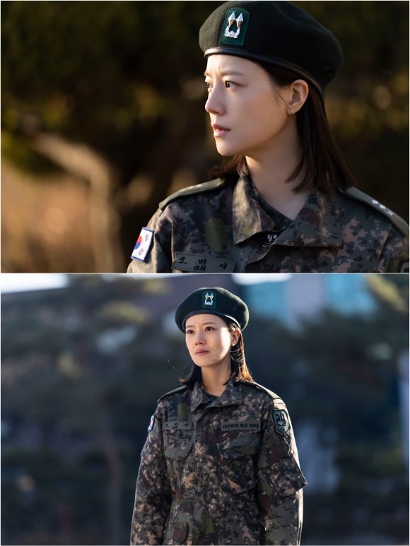mcw_bbong's tweet photo. Moon Chaewon stills released wearing an army combat uniform with a lieutenant rank insignia for her special appearance on the last episode of #TaxiDriver2 #모범택시2

https://t.co/LWNTceNfXN

#문채원 #MOONCHAEWON #ムン・チェウォン #文彩元 https://t.co/WJ0p8EsrxU