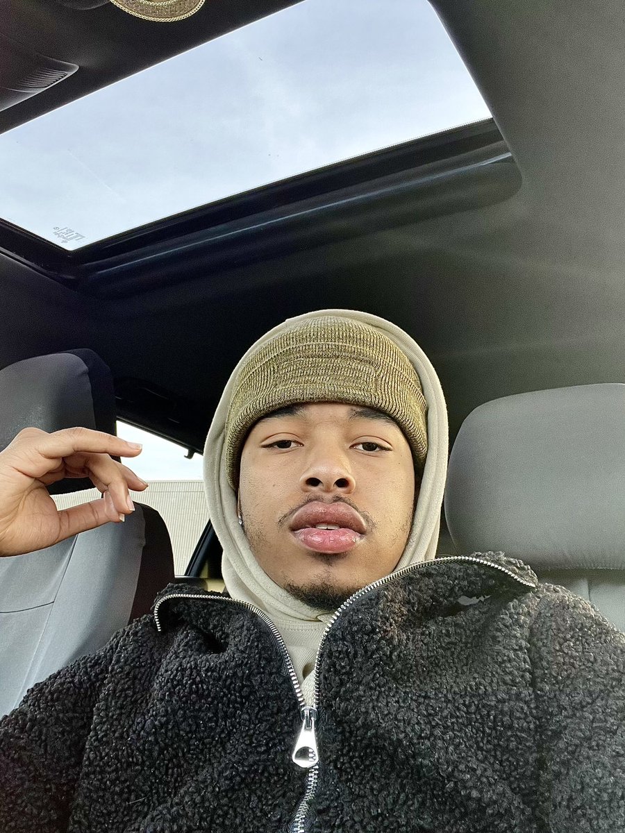 alifewithmalik's tweet photo. Just cause I’m absent on here https://t.co/xsTWj0JJSv