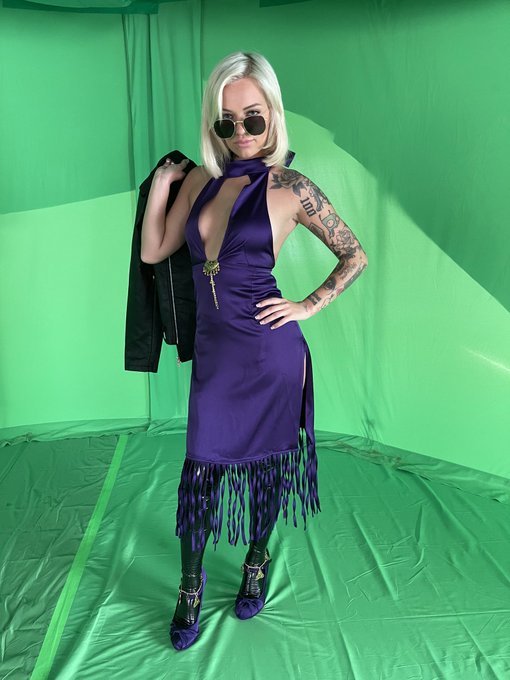 1 pic. On set for @badoinkofficial today #bts  #TEKKEN8 as Nina Williams ? https://t.co/Cfde9VWE19
