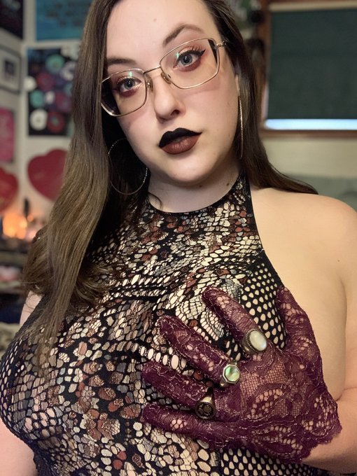 the odds are good but the goods are odd #onlyfansbabe #pawgQueen #lingerie https://t.co/dPJklD7eNM<a href="/tag/onlyfansbabe"class="tags">#onlyfansbabe</a><a href="/tag/lingerie"class="tags"><span>#lingerie</span></a><a href="/tag/pawgqueen"class="tags"><span>#pawgqueen</span></a>