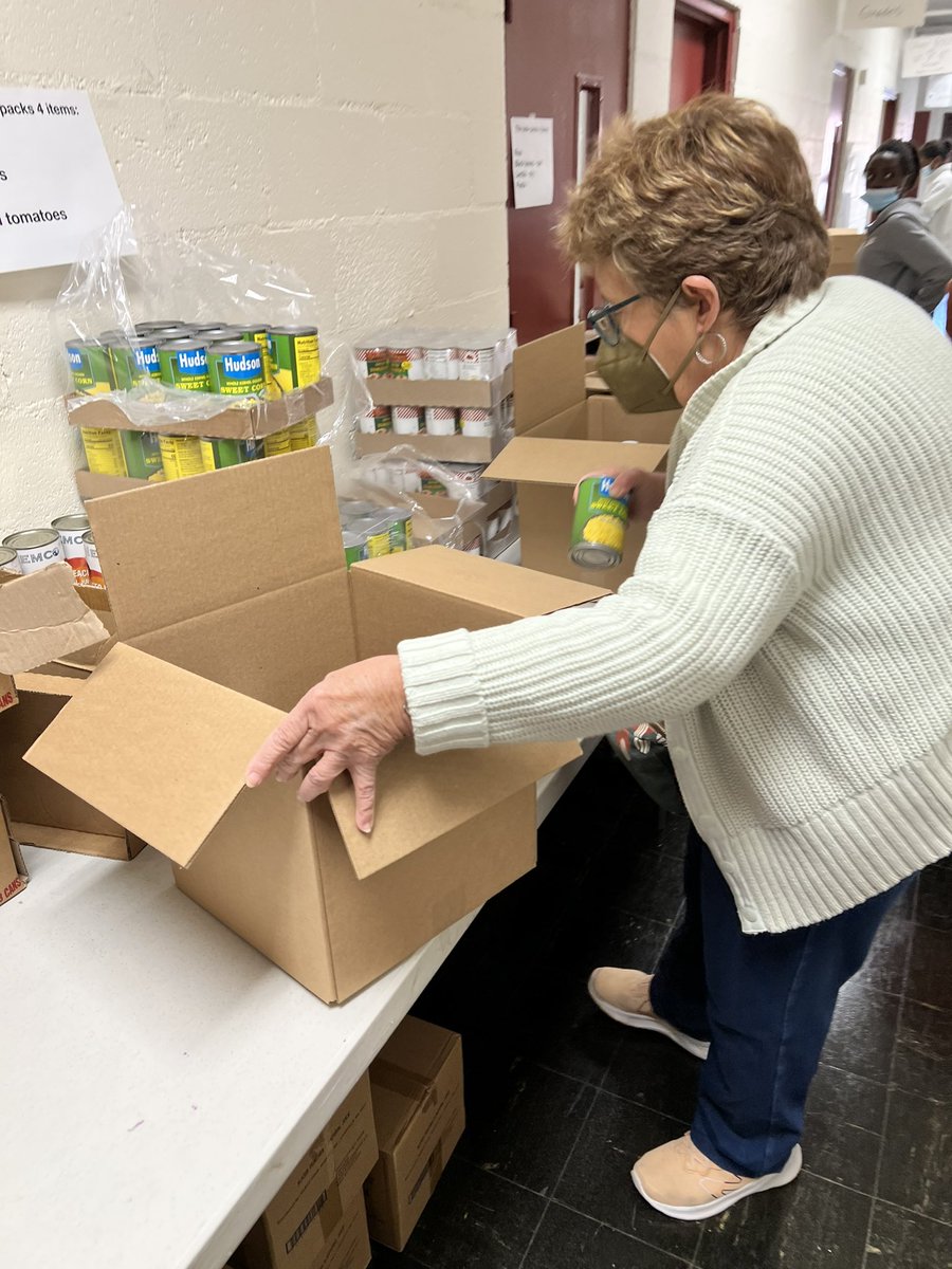 Volunteers fuel @tommyspantrytkpk so we can distribute shelf-stable food boxes monthly. But we need resources to fill those boxes. Help us keep @tommyspantrytkpk thriving by joining our fundraiser on April 30th! Buy a ticket and support the cause! bit.ly/3zRgRwg