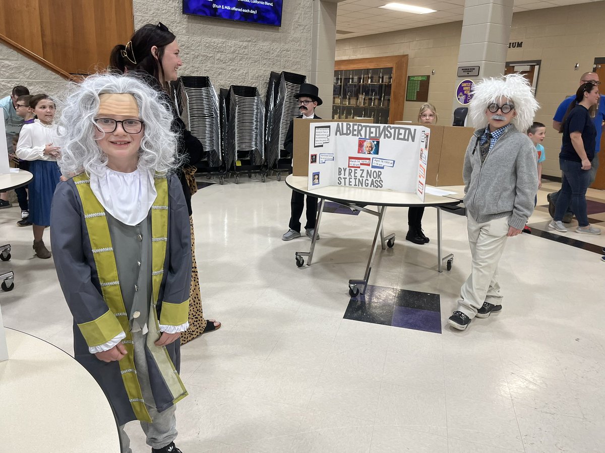 H_ElemPrincipal's tweet image. Third grade students did a fabulous job portraying historical figures during the Wax Museum. The outfits and presentations were spot on!  Great job! @HolgateSchools