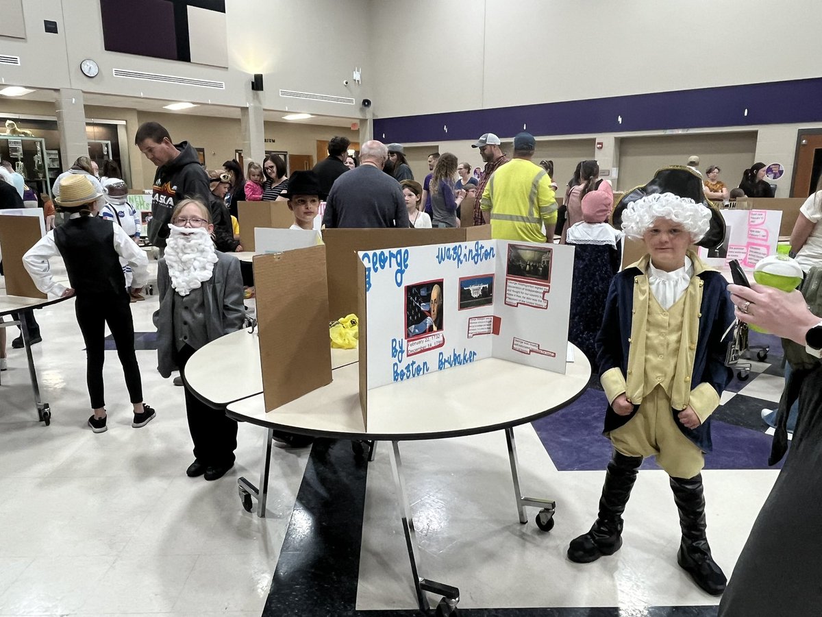 H_ElemPrincipal's tweet image. Third grade students did a fabulous job portraying historical figures during the Wax Museum. The outfits and presentations were spot on!  Great job! @HolgateSchools