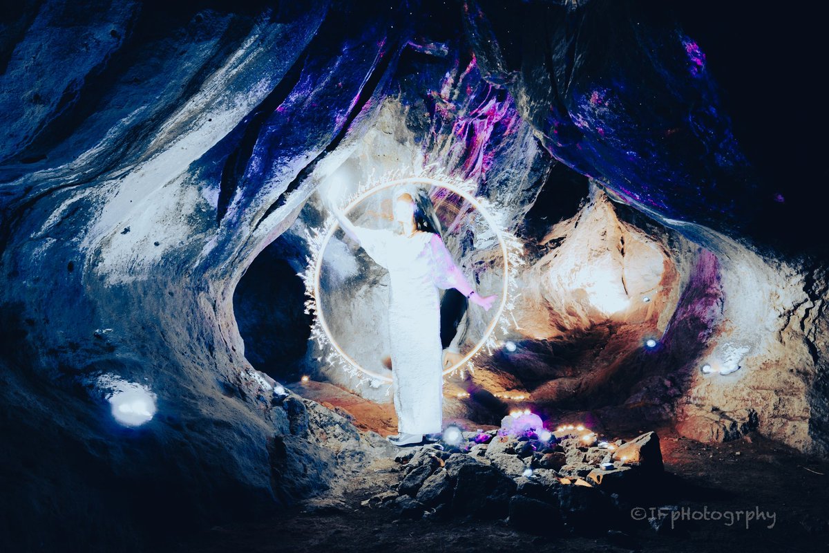 iphotogrphyIP's tweet photo. #spooky #goddess #nightphtography #Mysterious #beamup https://t.co/u7O80uDsA4