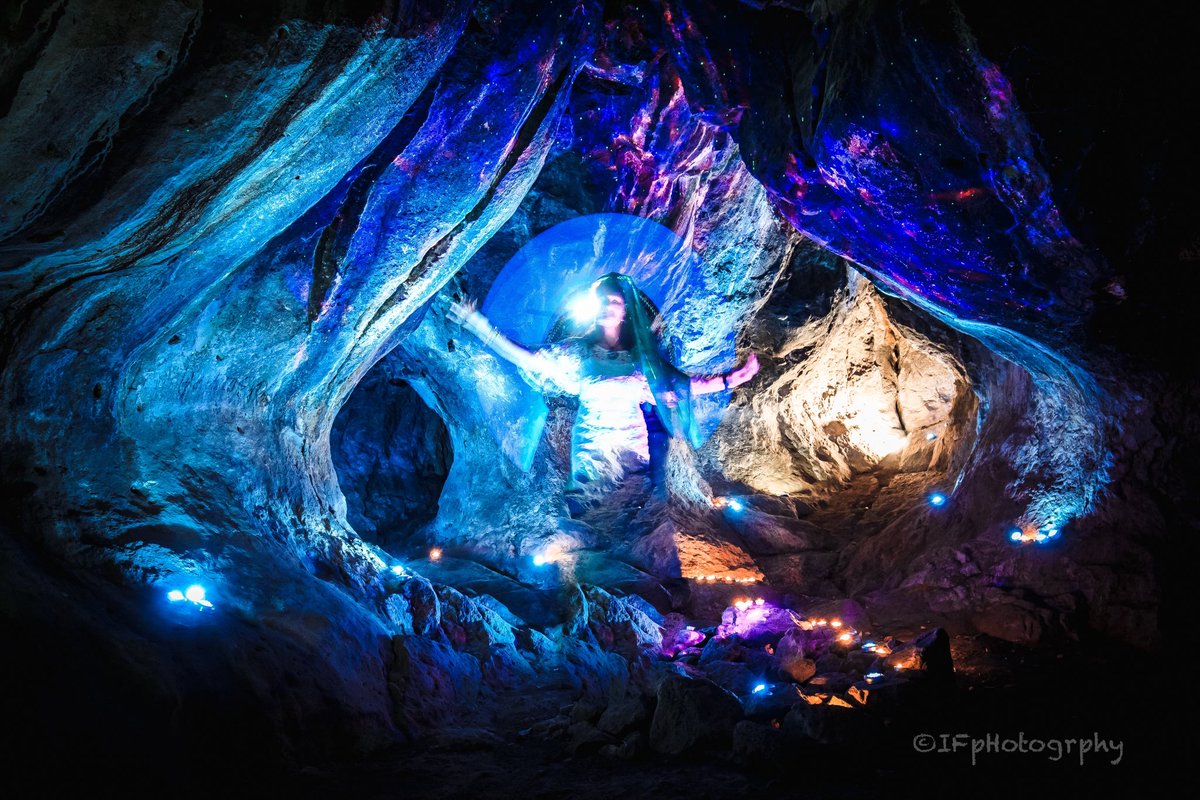 iphotogrphyIP's tweet photo. #spooky #goddess #nightphtography #Mysterious #beamup https://t.co/u7O80uDsA4
