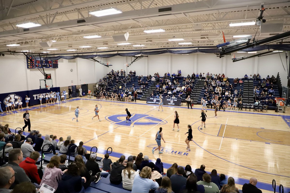 JHodge_21's tweet photo. After a Great talk with @CoachChadHelle, I am very blessed to say that I have received my 4th offer from Iowa central. 
@VWHSBasketball 
@UncommonBball 
@MadeByDylan1 
@Showtime_361 
@JeremiahSosa_ 
@FowlerSports14 @mikeforman21 https://t.co/y2DwH45fTt