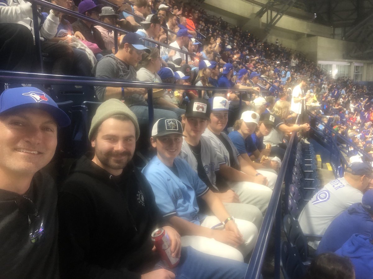 Game time.  Myself, 2 boys and 4 nephews.  Go Blue Jays!