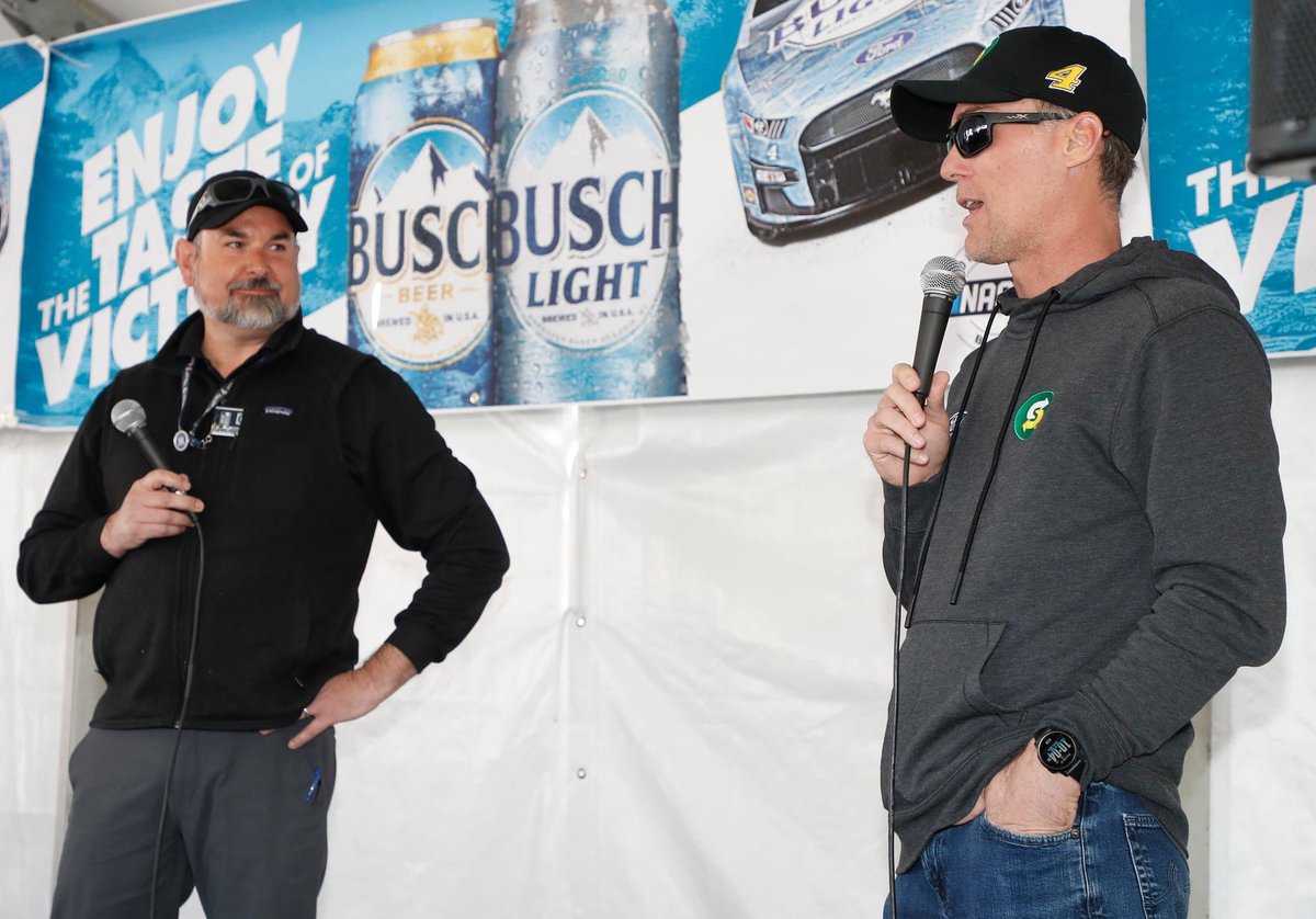 TrueSpeedPR's tweet photo. Meet #TeamTrueSpeed: Mike Arning wears many hats at TSC and is more than just the co-founder of the business. In addition, he runs point on the public relations for Kevin Harvick and the No. 4 team and he also serves as the Director of Communication at Stewart-Haas Racing. https://t.co/ng3NlLFdXs
