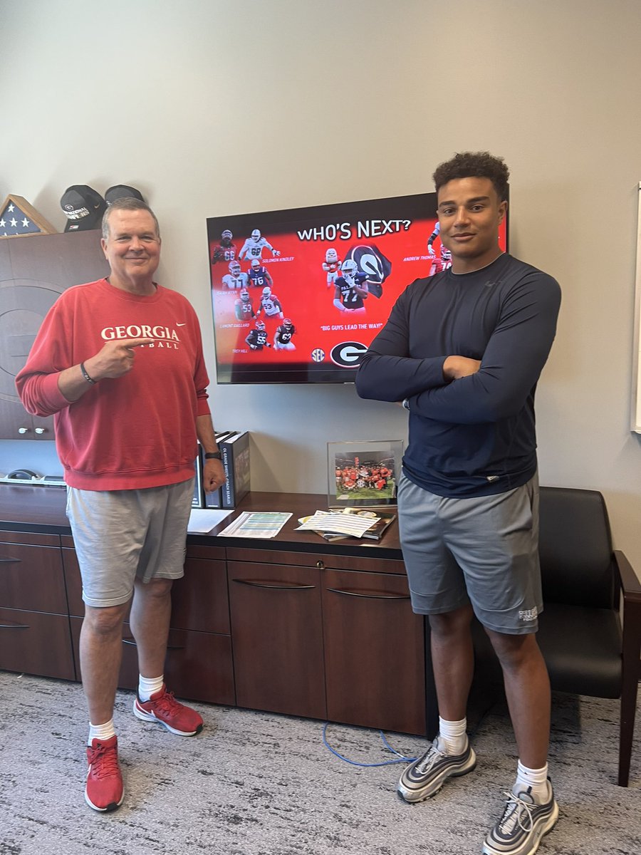 #AGTG Blessed to receive a scholarship offer from University of Georgia <a href="/AmourManrey75/">Manrey Saint-Amour</a> <a href="/KirbySmartUGA/">Coach Kirby Smart</a> <a href="/SSearels/">Stacy Searels</a> <a href="/MCDSeigler/">(Mr./Coach/Dr.) Brandon Seigler, Ph.D., Ed.S. 🇺🇸</a> <a href="/coachjakediesel/">Jake Robertson</a> <a href="/CoachJT1515/">John Thompson</a> @Mansell247 <a href="/ChadSimmons_/">ChadSimmons</a> @RWrightRivals <a href="/adamgorney/">Adam Gorney</a>  <a href="/RecruitGeorgia/">Recruit Georgia</a> <a href="/PaladinsFCS/">Fellowship Christian Athletics</a> <a href="/FCS_Recruiting/">Paladins Recruiting</a> <a href="/coachmitchler/">Zach Mitchler</a> <a href="/lukewinstel/">Luke Winstel</a>
