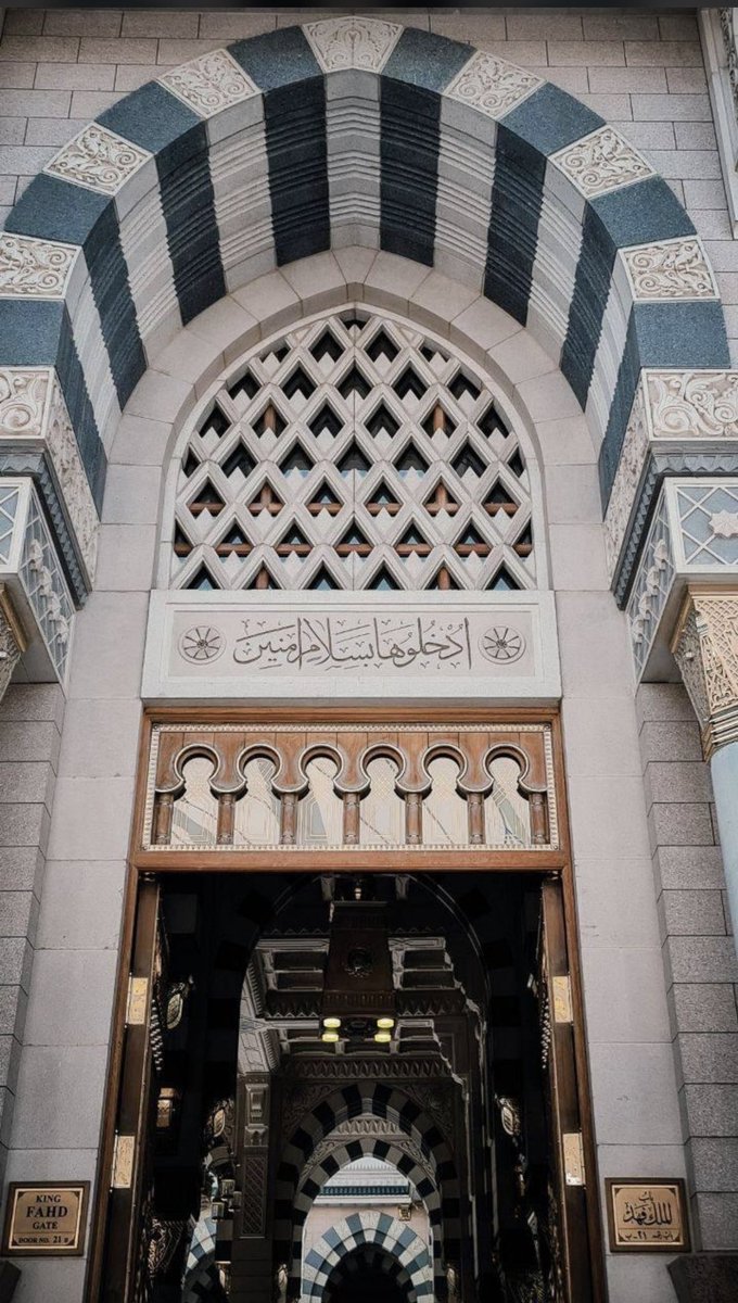 #العشر_lلاواخر اللهم بلغنا ليلة القدر واجعلنا فيها من المقبولين اللهم إنك عفوا تحب العفو فاعف عنا 🤍🤍