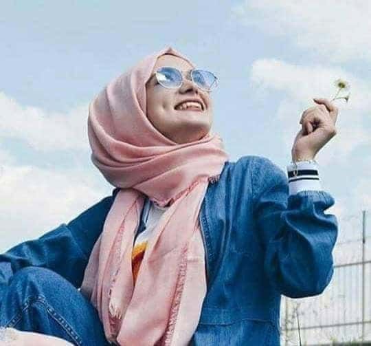 _ لا شيء مستحيل، عندما يڪون الله بجانبك..
الحياة لحظة..املأها بالفرح، اڪسوها بالأمل، و جرّدها من الحزن..🤍