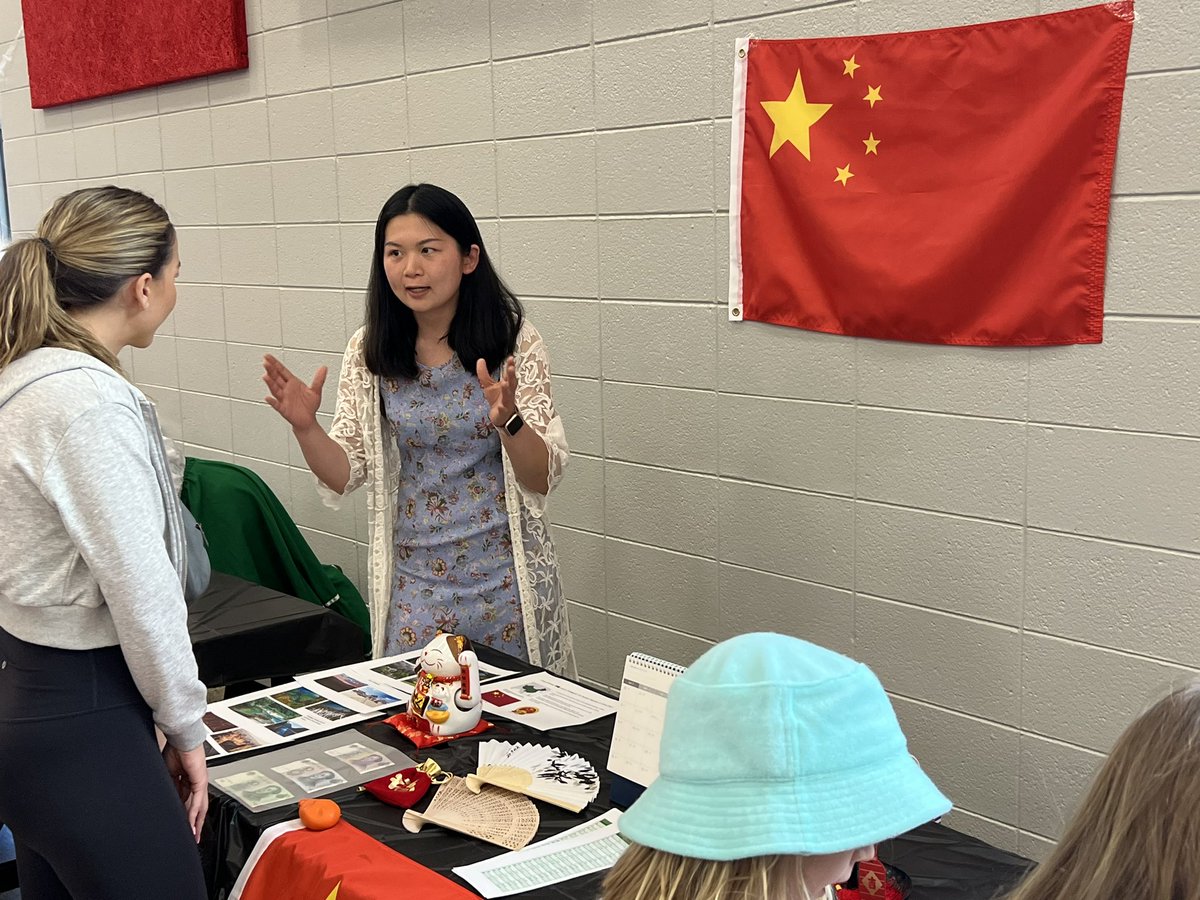 curriculumblog's tweet photo. Ramay Jr. High hosted a Multicultural Festival and hundreds of students enjoyed learning | Special thanks to @UArkansas Students for making the festival a success! #OneFPS #RamayPride https://t.co/bshN70W7PN