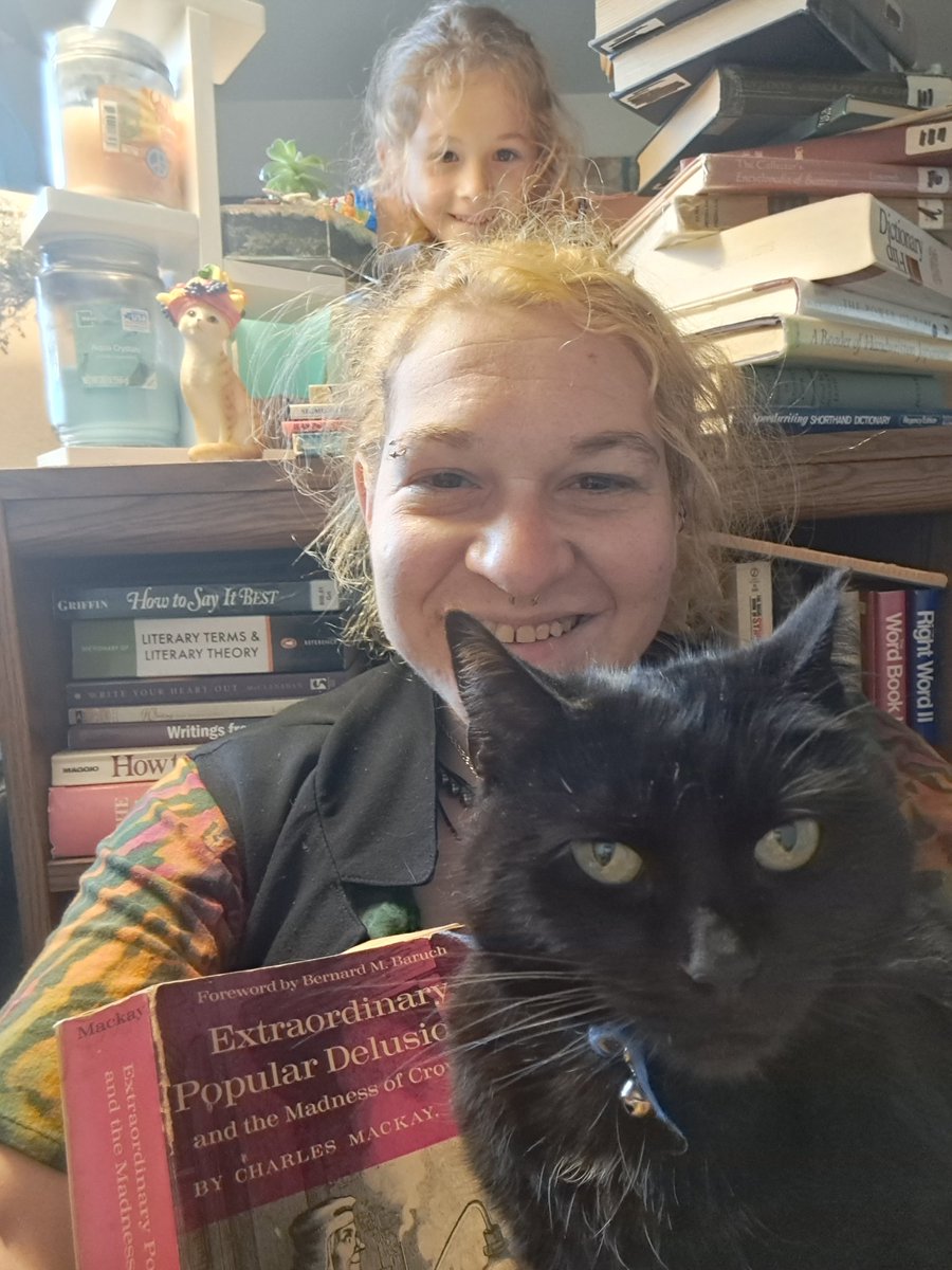 FakePlasticIris's tweet photo. When your child discovers that you're doing a cat selfie without him ... https://t.co/NCp7mZ1W14