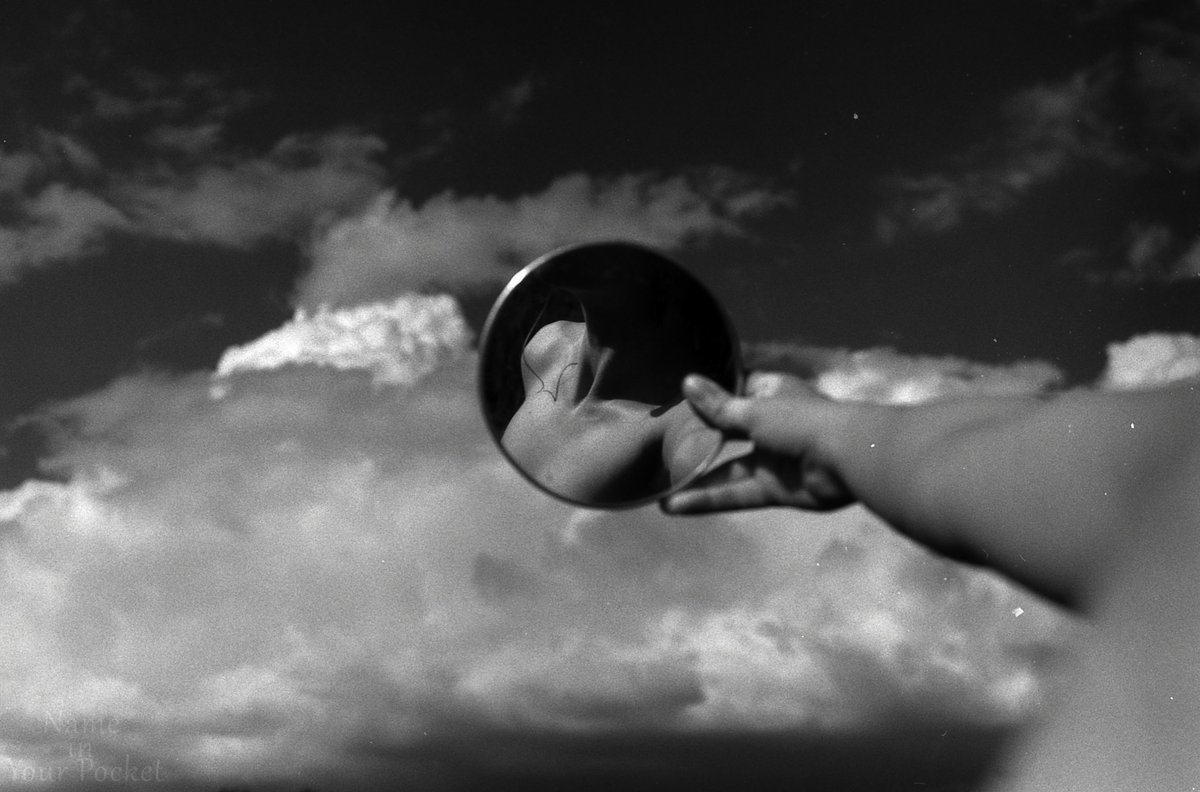 NameInUrPocket's tweet photo. Some masterpiece from three years ago made by  https://t.co/D3MxMkdtQ0 🌤️
#clouds #summervibes #freelancemodel #photography #portrait #portraitphotography #blackandwhite #sensitive https://t.co/0Fc56g6BjN