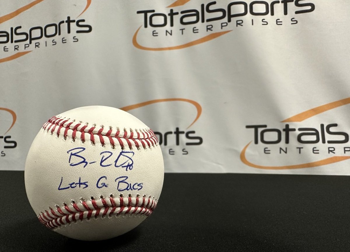 PGHClothingCo's tweet image. We've once again teamed up with our friends at Total Sports Enterprises to give away this signed Bryan Reynolds baseball!

To enter, all you have to do is RETWEET this tweet and make sure you're following us and @TotalSportsEnt.

Winner will be drawn later this week. #LetsGoBucs