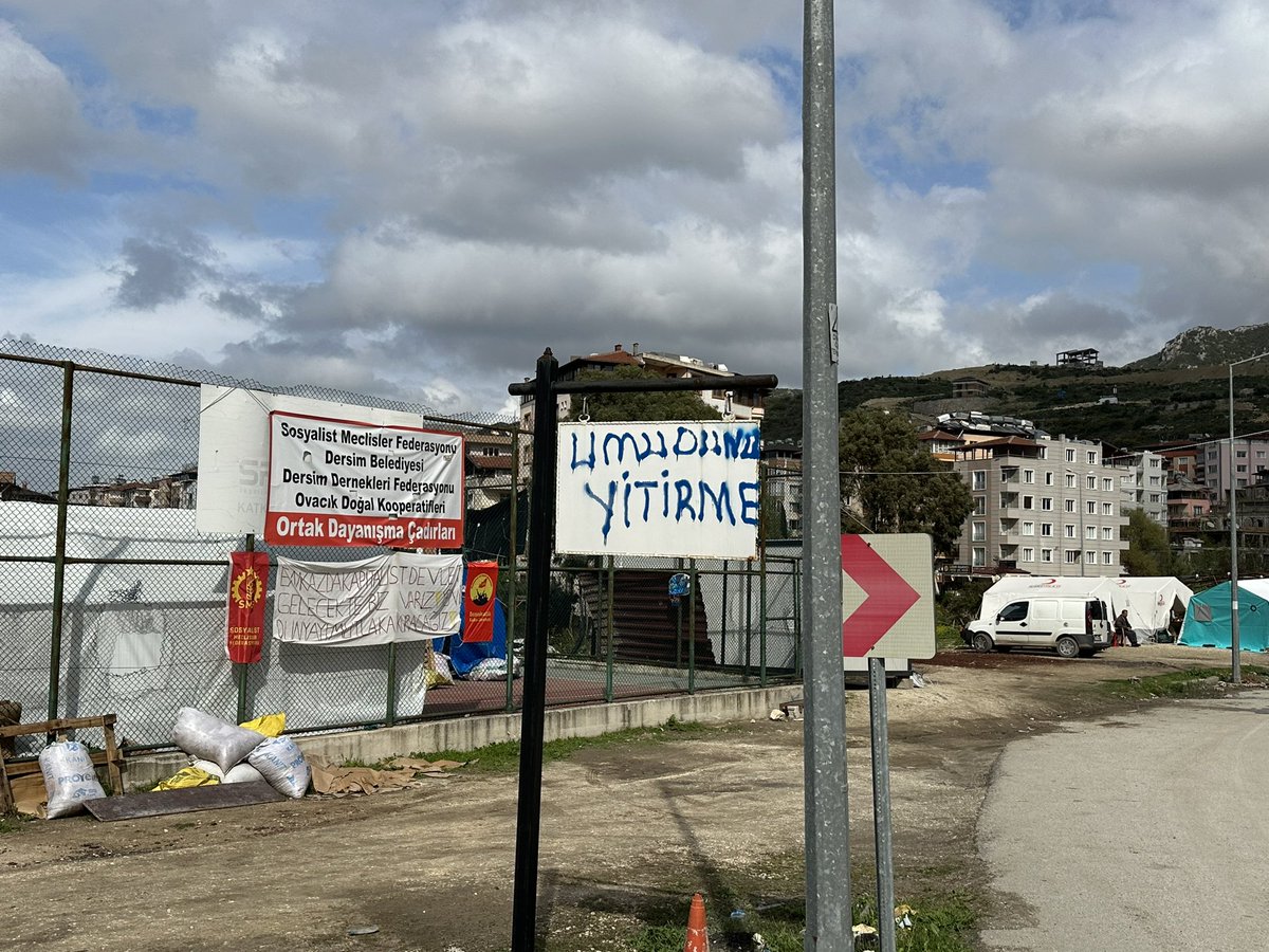 MOTuran's tweet image. Bir diğeri ise ülkemizi yasa boğan depremlerin yaralarını sarmak için çalışan STK’lara teknoloji tabanlı çözümler sunan #Tech4R platformu. Bu projelerimize destek vermek isteyenler bana ulaşabilir. 

Daha güzel günleri hep birlikte inşa edeceğimize olan inancımla…
5/5