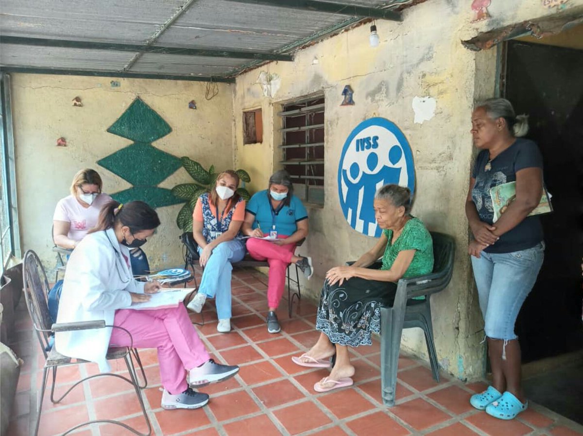 IvssMoron's tweet photo. #GenteIvss en el marco de la celebración del día Mundial de la Salud, y apegada al Plan Salud 2023, emanado #MPPS, se realizó visita domiciliaria a pcte encamado.  Urb la Victoria  Morón/Carabobo. @MagaGutierrezV @NicolasMaduro. https://t.co/QFvfuSrdqu