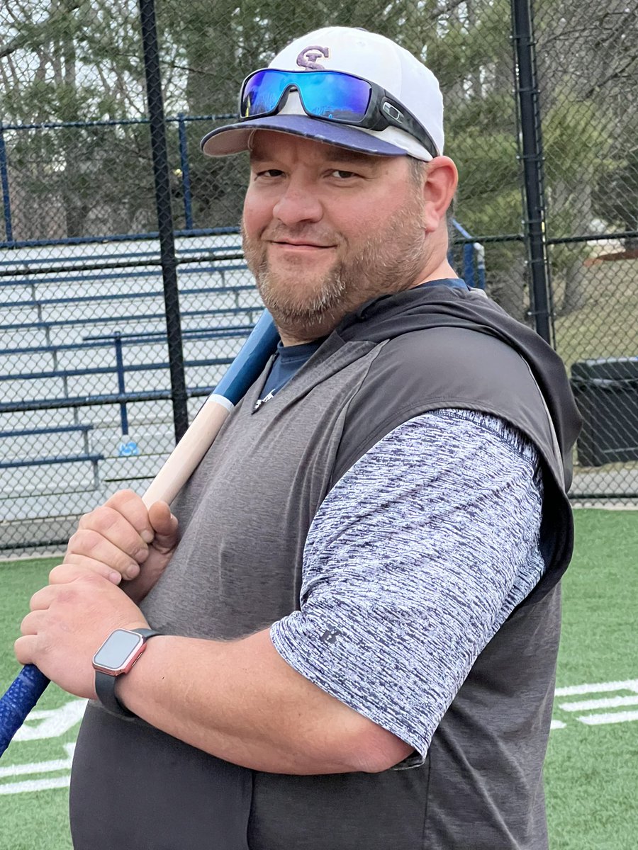 Today for #AlumniDay40 we recognize current varsity assistant coach Eric Shepperson SJP 00’ Coach Shep was on the 1999 + 2000 back to back Division 1 State Championship Teams. He also played for Eckerd College in Florida. 🦅🦅 #AlwaysAnEagle <a href="/eshep44/">SinipreAlrets</a>