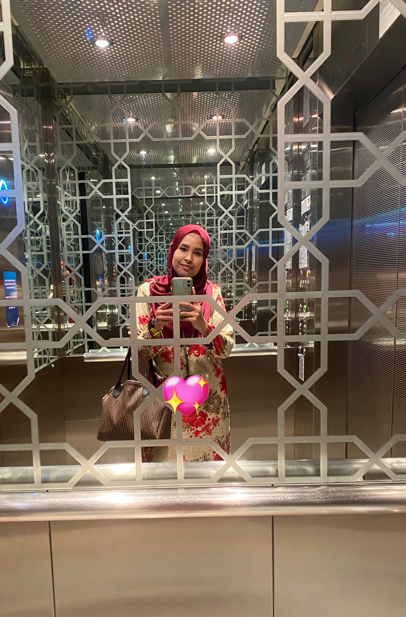 mis_estella's tweet photo. Salam Rabu
#rednesday https://t.co/epaU3w526r