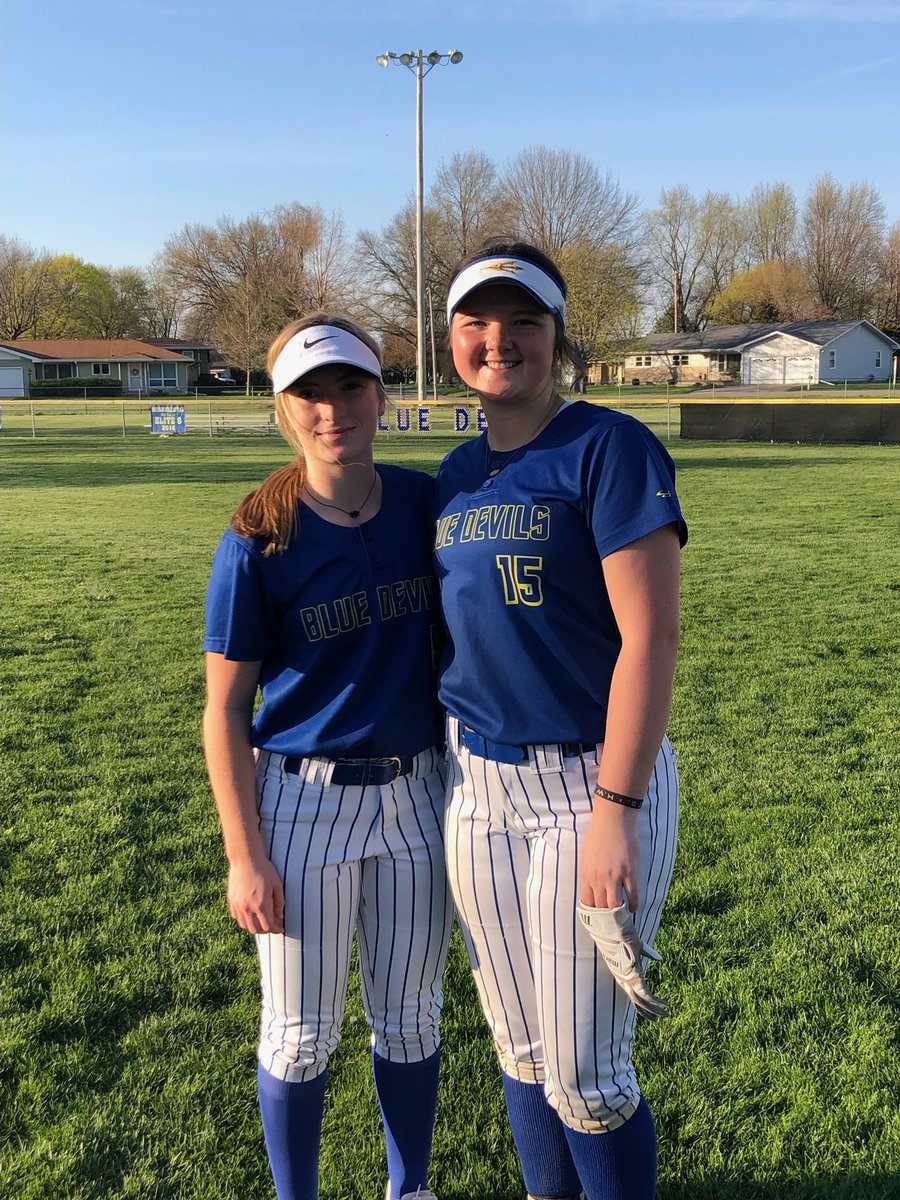 VGHSSoftball's tweet photo. Winners!  

💣💣 @maciclodfelder, Hayden Thomas 

@Addisyn_rose_ goes 3-3

Piper Kiser gets the win https://t.co/LqcAk2mq6z
