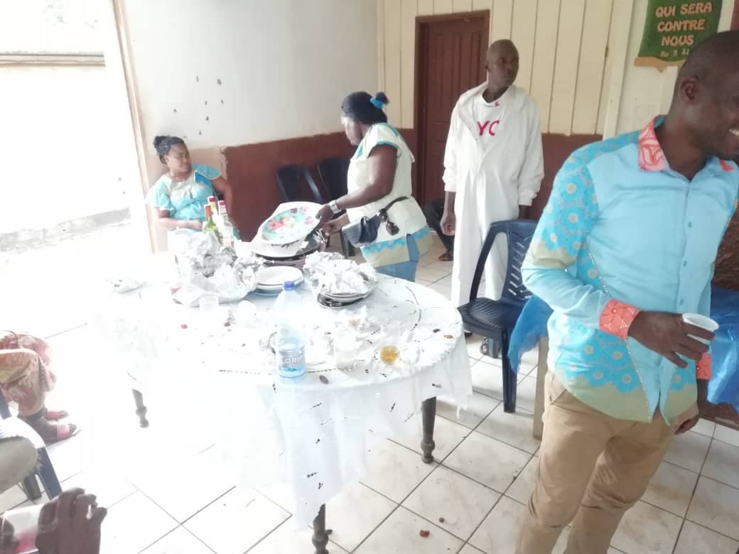 MCOyeck's tweet photo. Clôturant cet événement, le bureau de l'antenne a offert un repas dans une ambiance chaleureuse et conviviale. https://t.co/JlTskixWw2