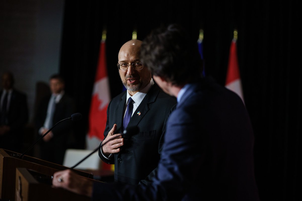 JustinTrudeau's tweet photo. Canada’s support for Ukraine remains steadfast. This morning, Prime Minister @Denys_Shmyhal and I spoke about how Ukrainians continue to defend their sovereignty, territorial integrity, and independence - and about what more Canada can do to help. Here’s what we’re doing: https://t.co/fC4e553CnY