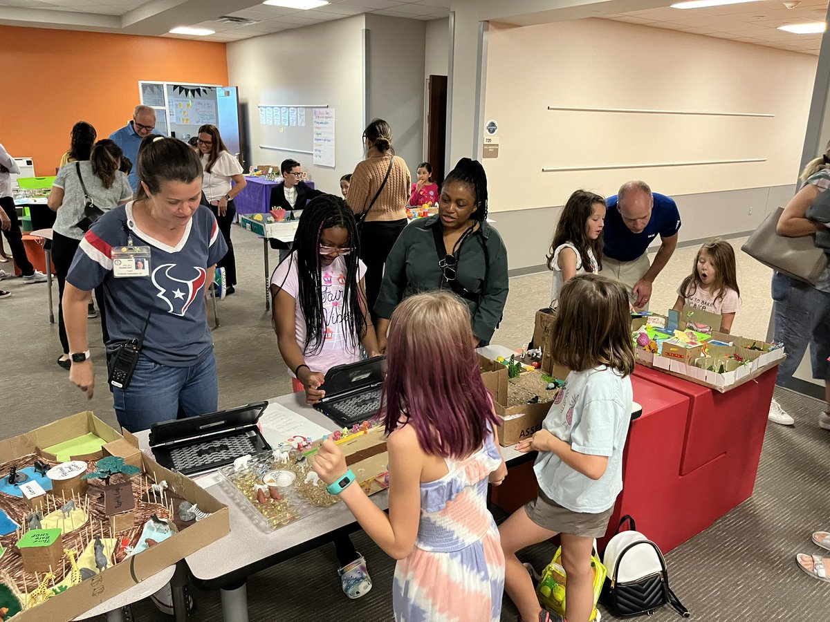 Kara Singleton tweet media