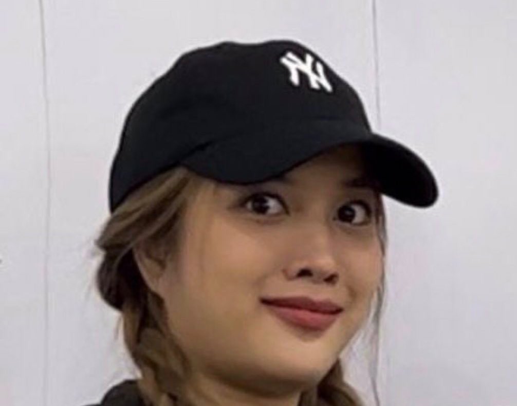 KingOstt's tweet photo. Slowly but surely. Im getting there babies   210 followers to go😅! Fighting💪 follow me and I follow you back. Unfollow me and I will unfollow you too 🫦 Have a nice day earthlings🥰😘

#srchafeen #angelsbecky  #freenbecky #FreenBeckyFanBoomCEBU #freenbeckyph https://t.co/e5Y3BC2ccW