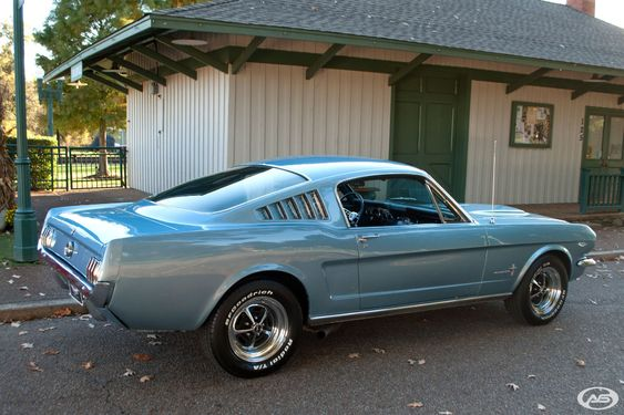 RandyDa25687858's tweet photo. https://t.co/S8ZSB1V0Fe
https://t.co/9IKqxb93gE
1965 Ford Mustang
Nothing brings back the sixties better than a first generation Mustang! And this beautiful 1965 2+2 does it in style. Finished in the correct SIlver Blue

::.M.::    🧐 https://t.co/ebzrqiVks6