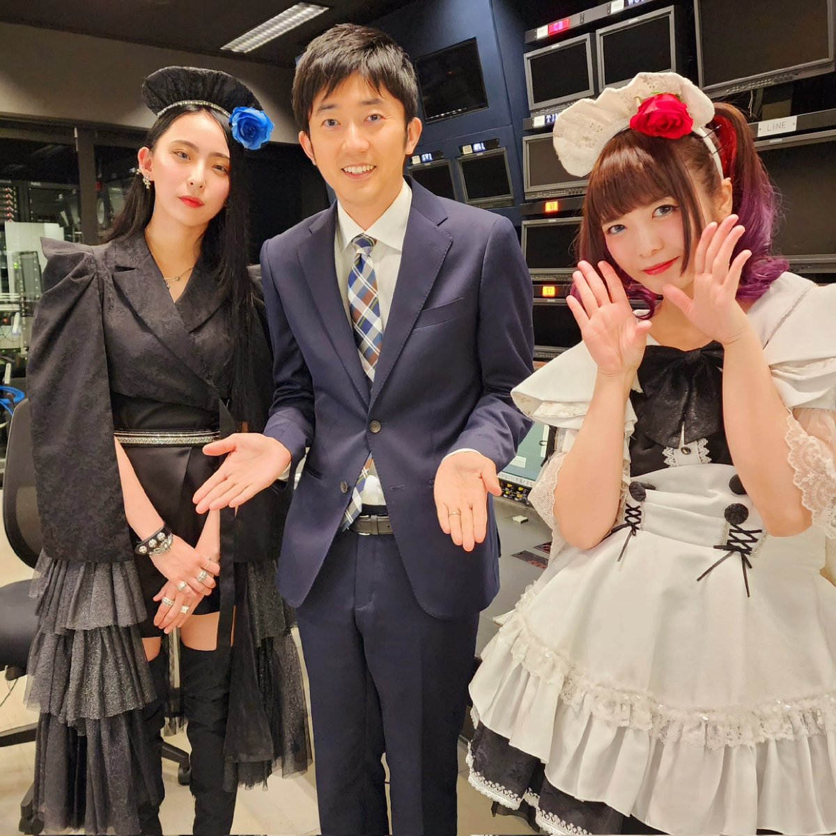 yasu_seike's tweet photo. 【今朝の音楽】
🎸No God / BAND-MAID

✨ギターリフ
✨ベースのスラップ
骨太なロックサウンド🔥

収録で来社され
写真を撮って頂きました✨
(私はインタビューしておりません💦)

詳しくは
📺️【サタココ】4/15(土)9:25
ご覧下さい✨
#bandmaid https://t.co/Ar1jEkXAG1