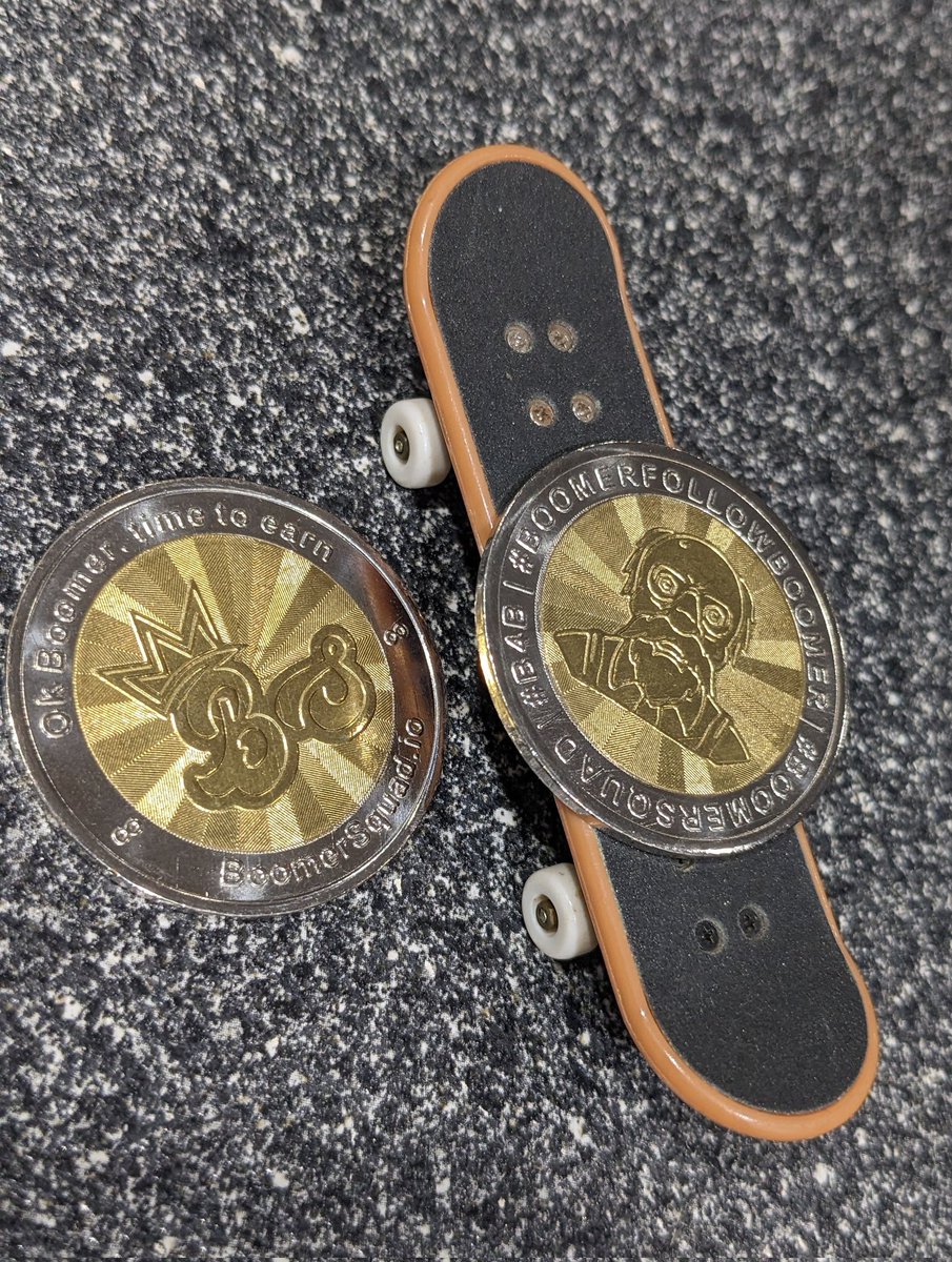 Sammm_0024's tweet image. My Boomer and Zoomer have their $Scratch and Pogs ready for Playground Season 1, LIVE now! ✨ The fun with @BoomerSquadNFT1 @ZoomersZoomin never stops! We're growing old together but never growing up!! 🧸♥️ #boomers #zoomers #boomersquad #pirategang #teamgrub #scratch #CRO