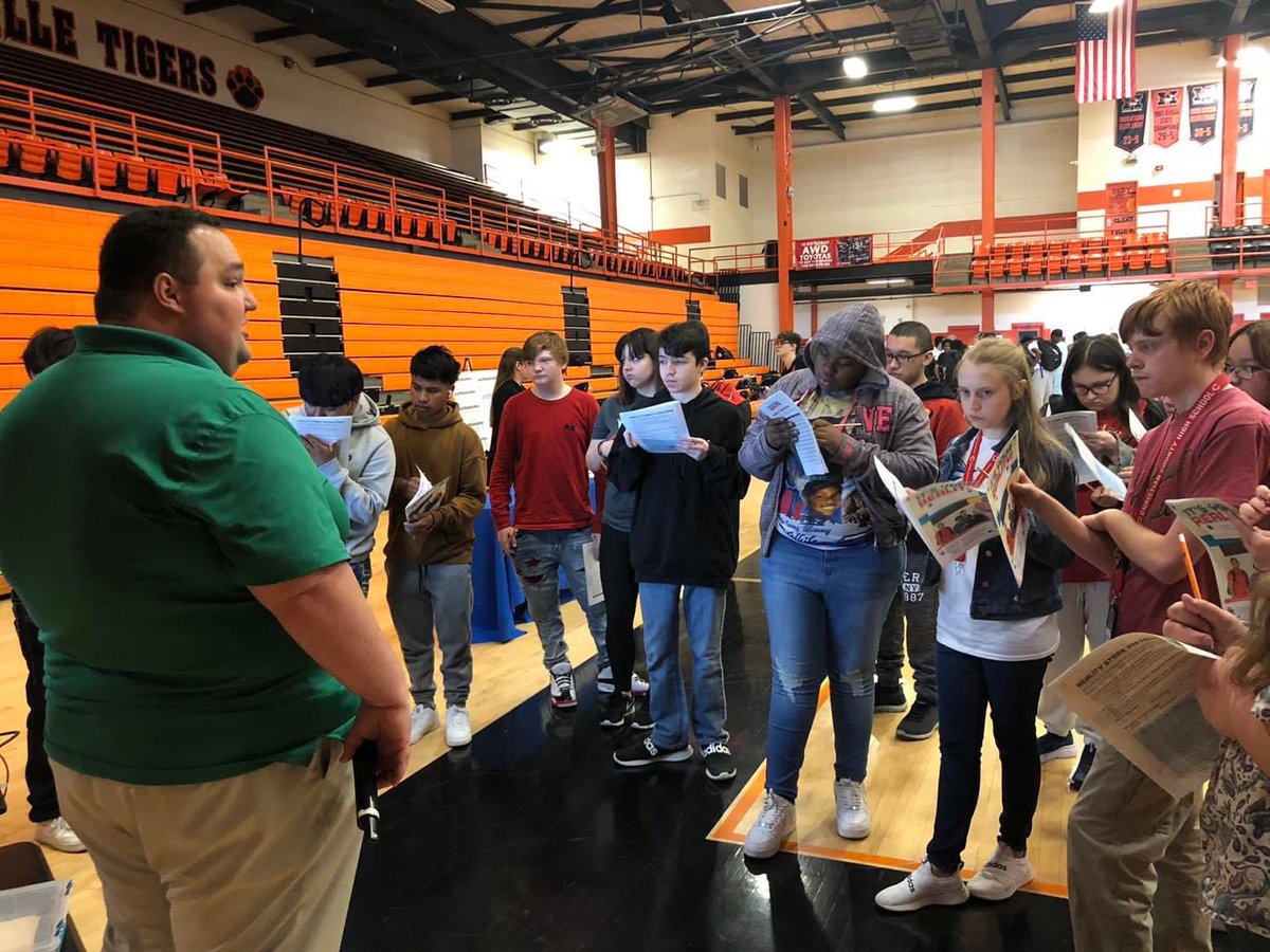 CCPSVirtual's tweet photo. Reality Store for our VLA freshman this morning.  Thank you to Christian County 4-H for partnering with Christian County Public Schools to better prepare our PHENOMENAL students for life after high school.   

#vla #ccpsvla #onlinelearning #kyonlinelearning #ccps https://t.co/8nmMUXzD5p