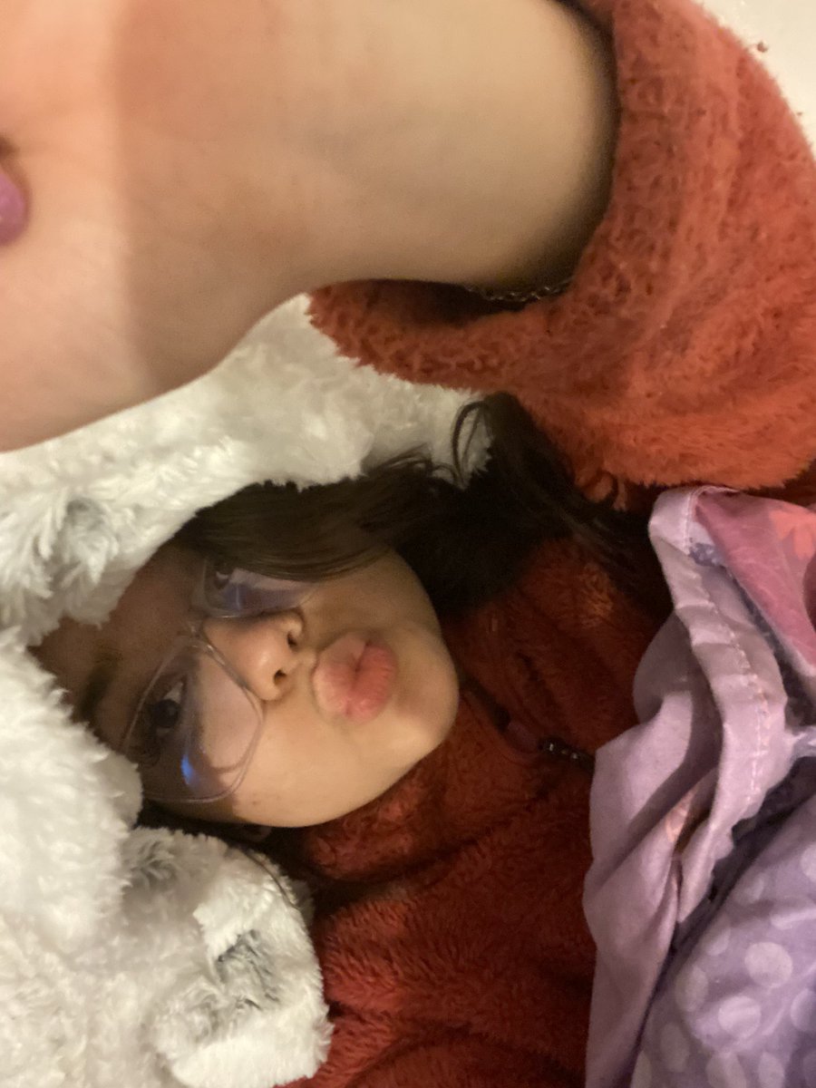 Laurita_sof26's tweet photo. Chile anda un poco friooo 💗🥱 https://t.co/CvpKTSWcNY