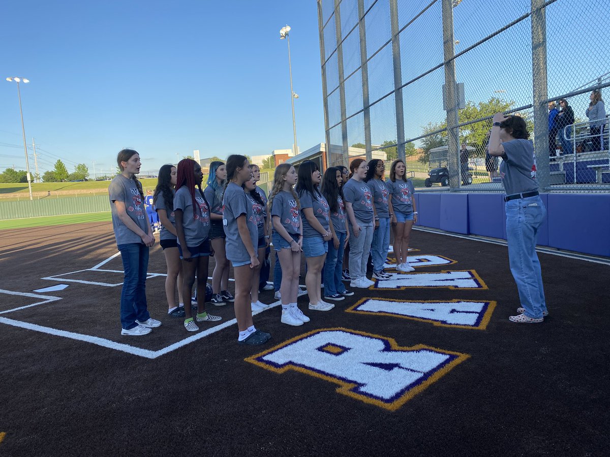 Honored to have the @EdWillkie choir sing the National Anthem before our game tonight! #FutureRangers #RangersRide @EMSISD