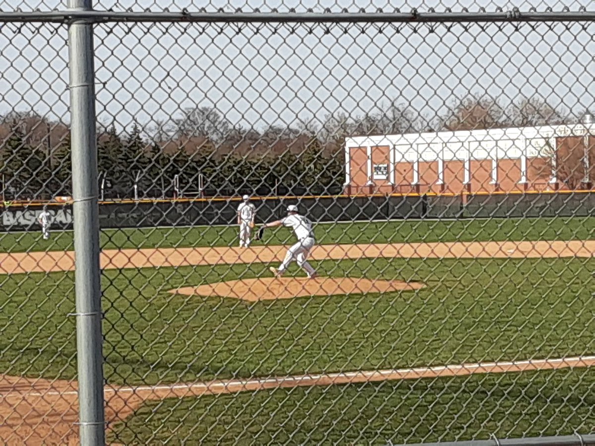 mjnowsports's tweet photo. Glenbrook North 3 Deerfield 2

Kevin Geake scores on a walkoff wild pitch.

Spencer Geake: 2/4, RBI single
Blake Telpner: 2/3, leadoff 3B in the 7th
Colin Roche: 6.2 IP, 6 H, 2 ER, BB, 12 K

Alex Fern: 1/4, RBI single
Gavin Picklin: 2/3, 2B
Mac Jones: 6.2 IP, 5 H, 3 ER, 2 BB, 3 K https://t.co/dch475RbNQ