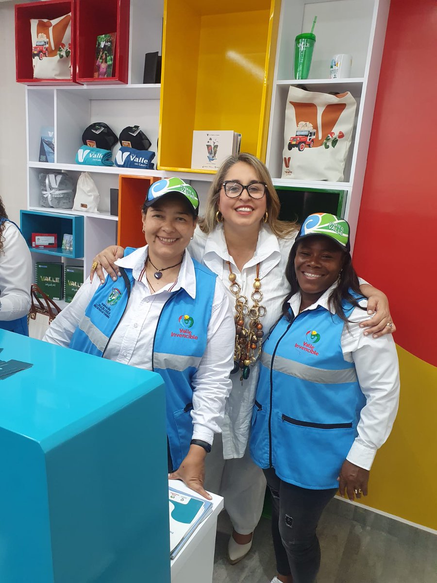 paolaarenas51's tweet photo. Inauguramos nuevo punto de información turística de mi #ValleDelCauca en el 1er piso de la @GobValle. Es hermoso, vengan a visitarlo! Dije q' el turismo sería protagonista en agenda pública y conversación ciudadana. Falta muchísimo, pero lo vamos logrando. #SomosLaVozDelTurismo https://t.co/Y1VWKuxNg2