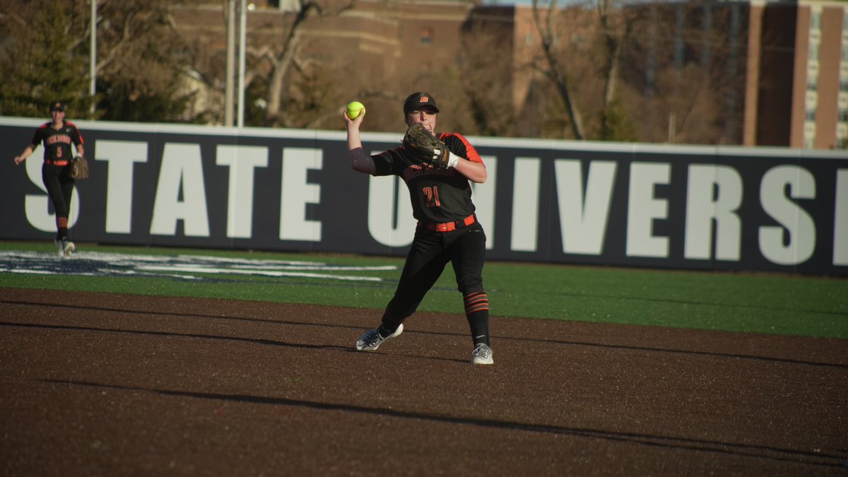 WstrnEdgeSports's tweet photo. Dickinson Midgets softball team win game one of their doubleheader against Century, 7-4. @WDAsports @NDPreps https://t.co/78Mp6k1tz9