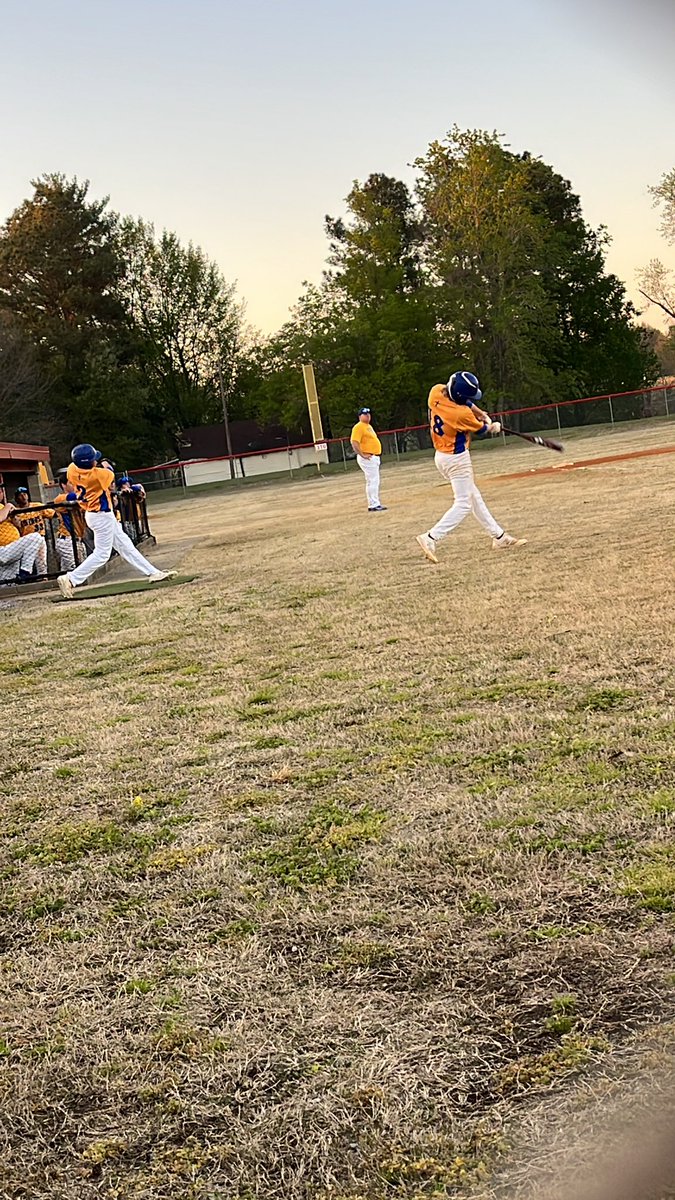 vikings_st's tweet photo. Vikings lead 9-4, B6. 4th Pitching change for Ballard in progress. https://t.co/702aD2MFYW