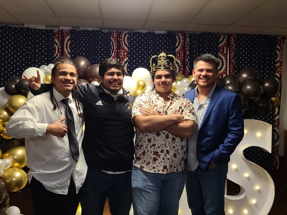 76Alejandro_G's tweet photo. I want to thank my family and friends for supporting me in everything I do. I also want to thank my Crockett coaches for helping me become the man I am today. Thank you to the coaches of Southwestern for believing in me and giving me a chance!
#GoPirates 
#GiveNoQuarter https://t.co/hPTasbSFU9