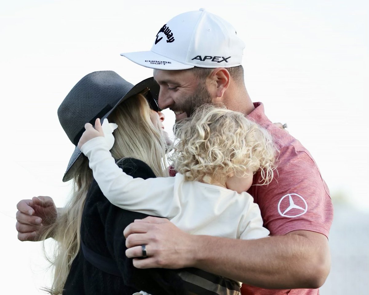 JonRahmOfficial's tweet image. It’s hard for me to put my emotions into words, but I want to thank everyone for supporting me. This one was for Seve. Having my family there made it even better. A dream come true! @TheMasters
